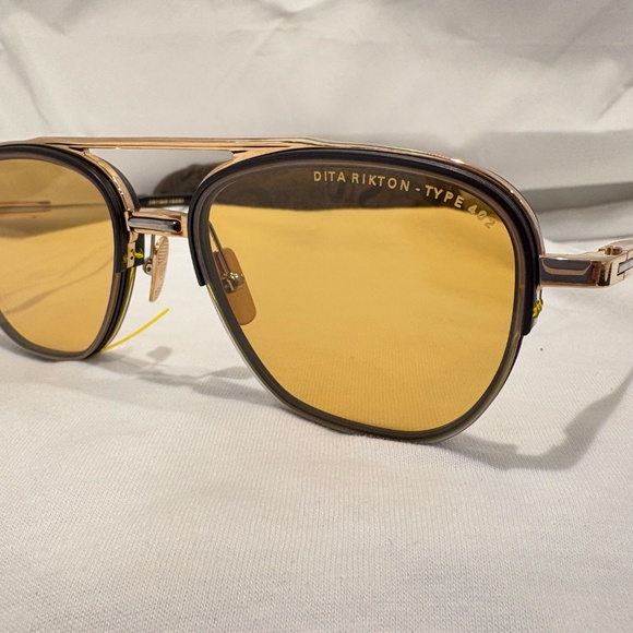 NEW! DITA RIKTON 402 DTS147-54-01-GLD-BLK; TRIPLE LAYER PHOTOCHROMATIC LENS - Picture 2 of 8
